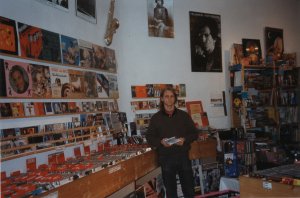 Der Laden von Honky-Tonk-Records (Bild 2) Der Laden von Honky-Tonk-Records (mit Karlheinz Mönch)